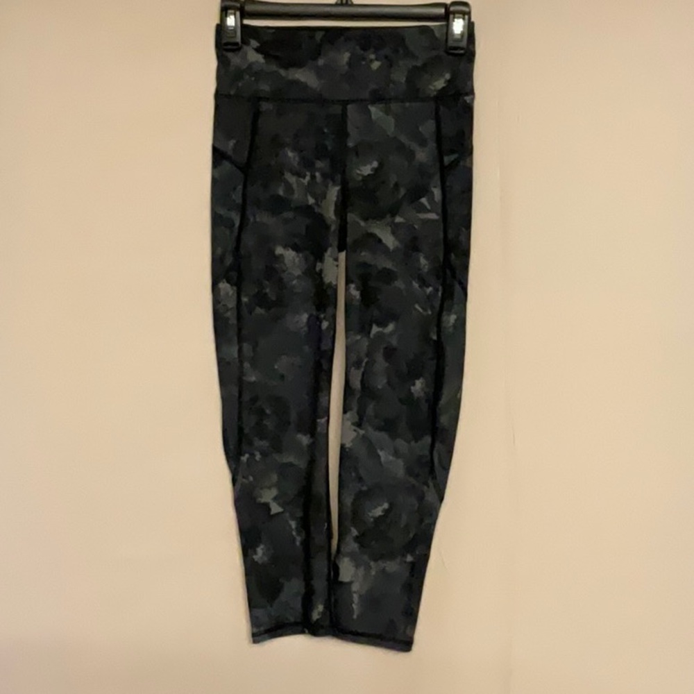 Sweaty Betty The Zero Gravity ankle leggings, Size XS Color Black/Gray